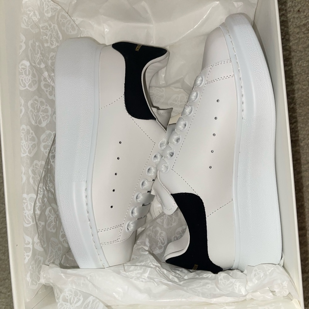 ALEXANDER MCQUEEN